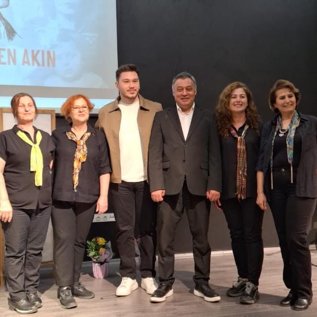 TİYATROSEL’DEN ÇEKMEKÖY’DE YENİ SEZON HAMLESİ: HALİS GERBAGA’NIN DESTEĞİYLE PERDE SANAT İÇİN AÇILIYOR!