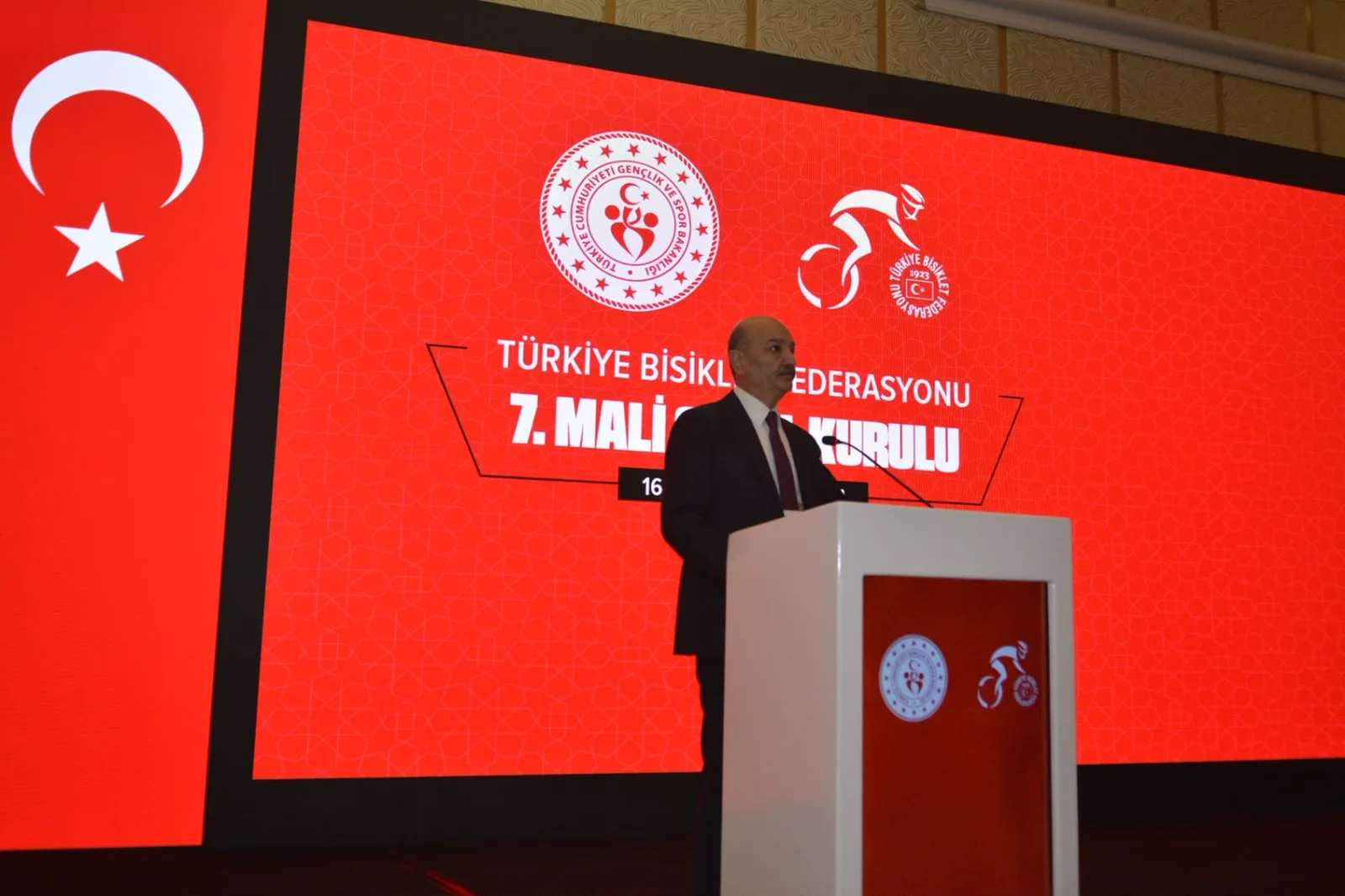 Türkiye Bisiklet Federasyonu Güven Tazeledi: Hedef 2028 Los Angeles Olimpiyatları