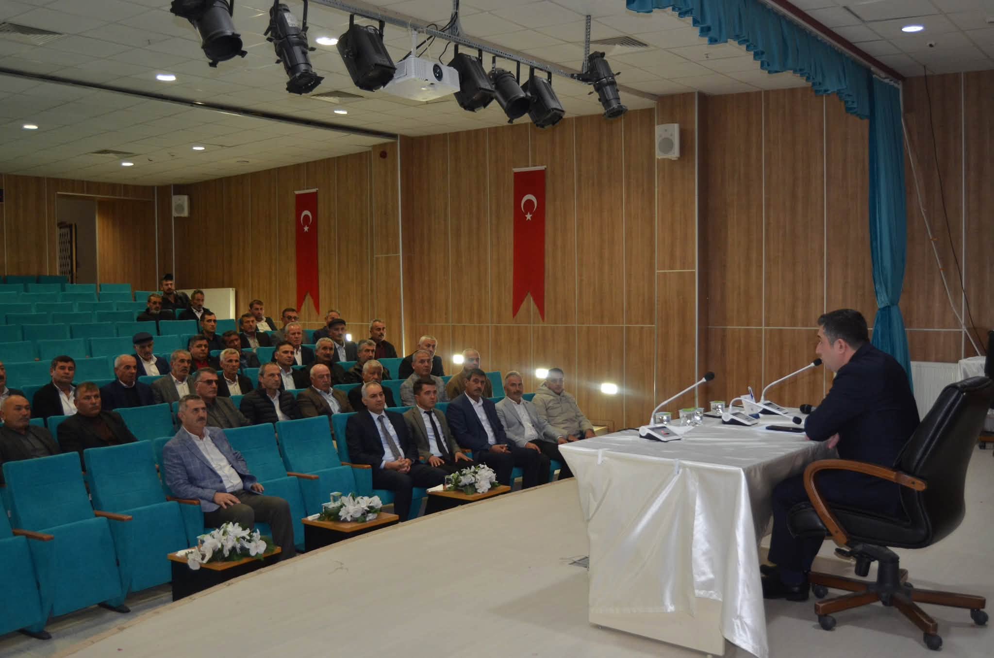 Çekerek Kaymakamı Can Kurt, Muhtarlar Günü’nde muhtarlarla buluştu
