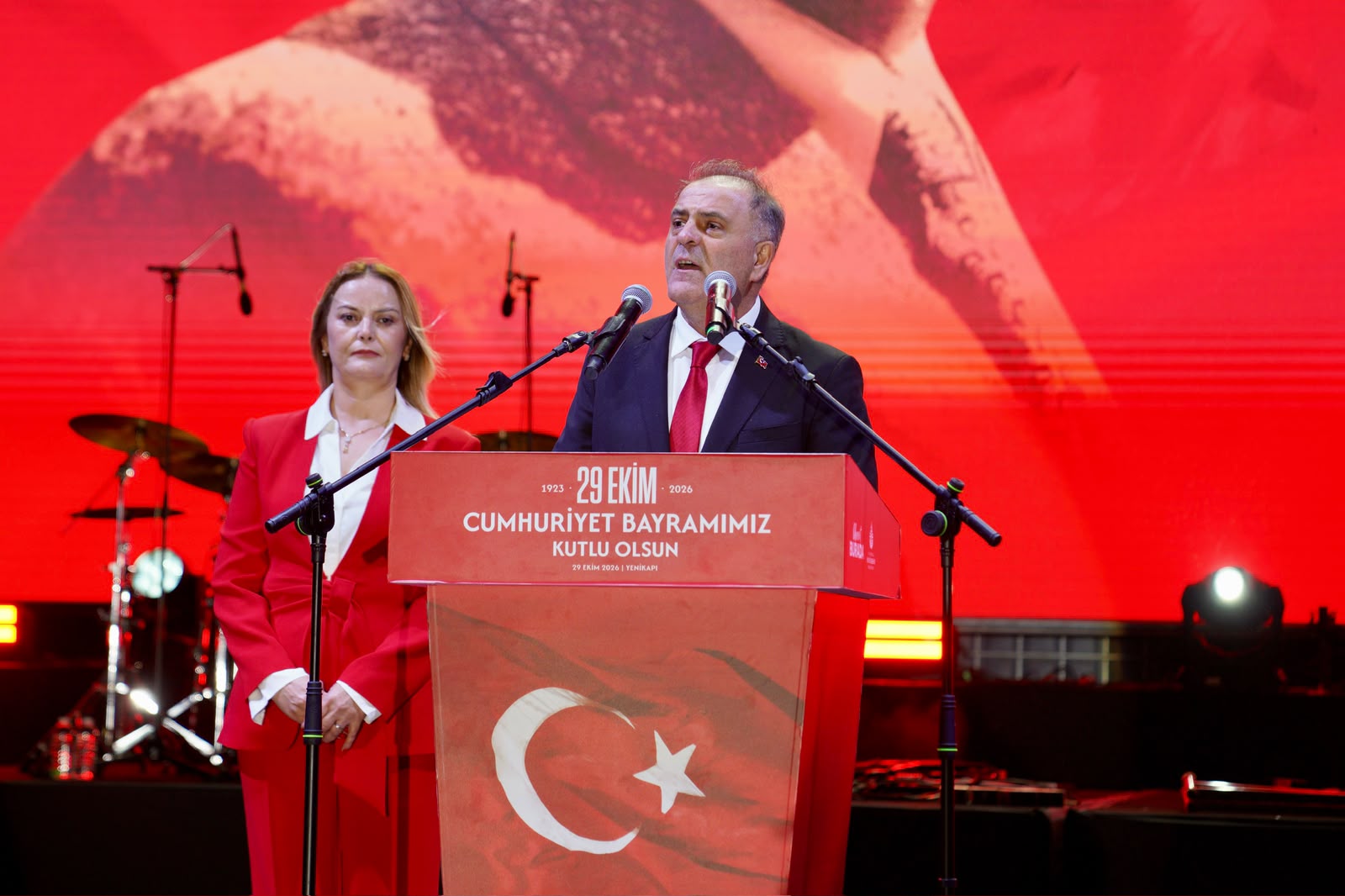 YENİKAPI’DA CUMHURİYET COŞKUSU! NURİ ASLAN’DAN SİLİVRİ’YE SELAM